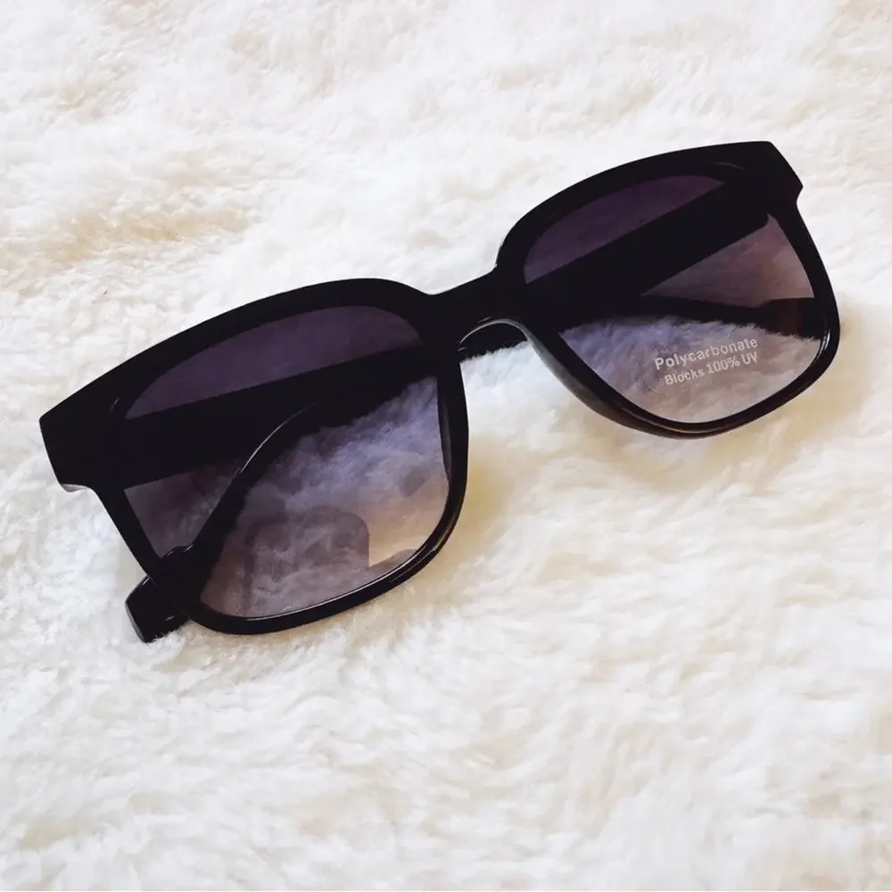 Oliver Black Oversized Chic Sunglasses